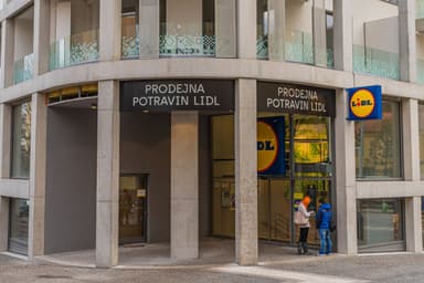 Pronájem bytu  35 m², Hlaváčkova, Praha, Praha