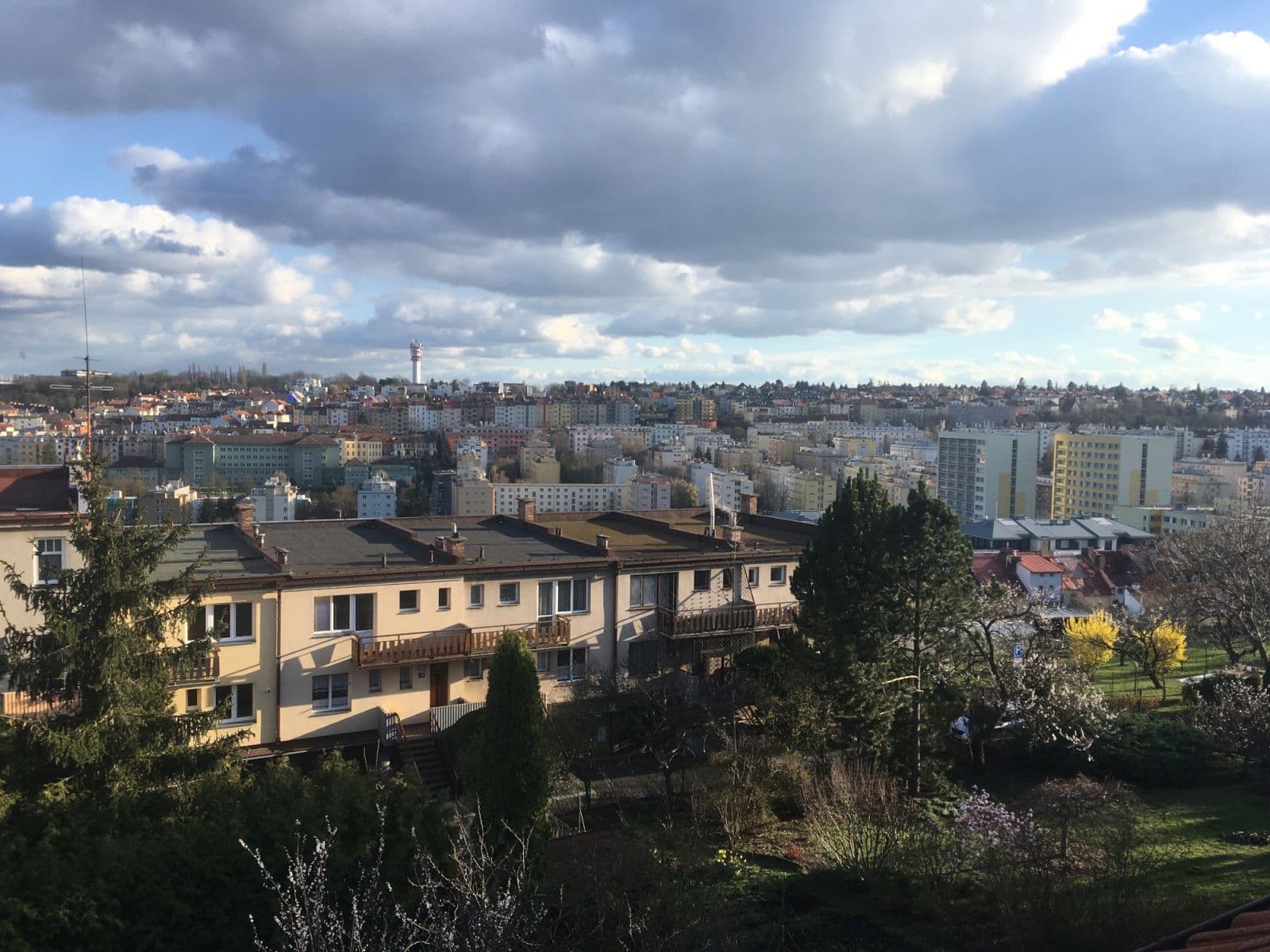 Pronájem bytu  87 m², náměstí Před Bateriemi, Praha, Praha