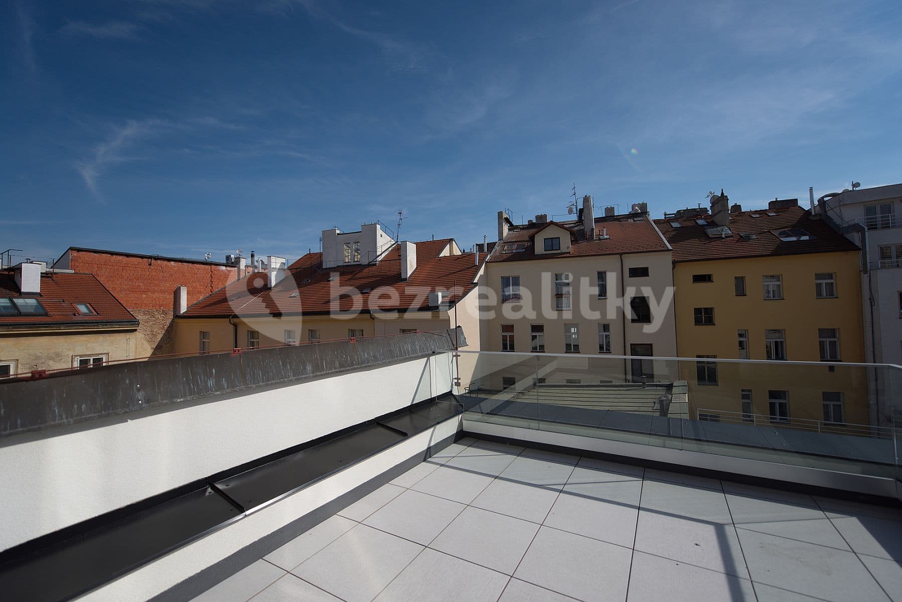 Pronájem bytu  90 m², Soukenická, Praha, Praha