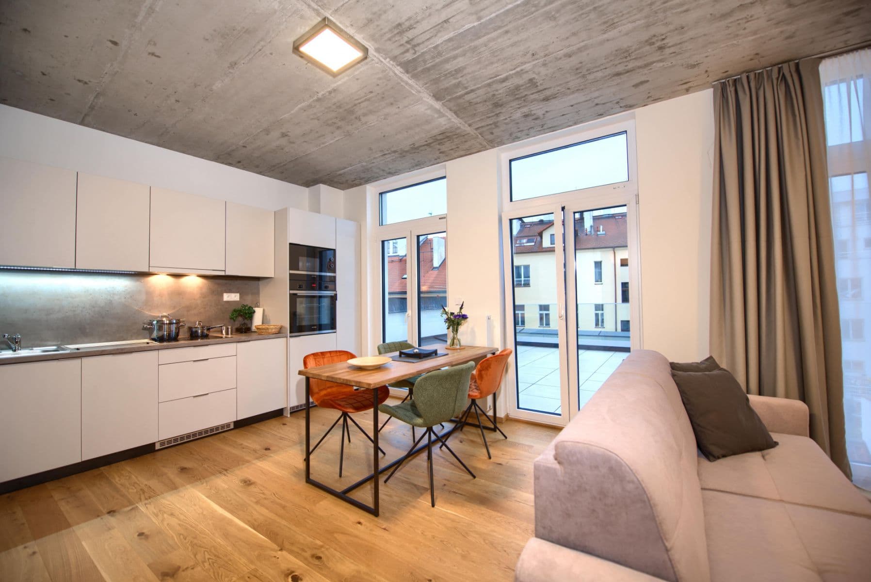 Pronájem bytu  90 m², Soukenická, Praha, Praha