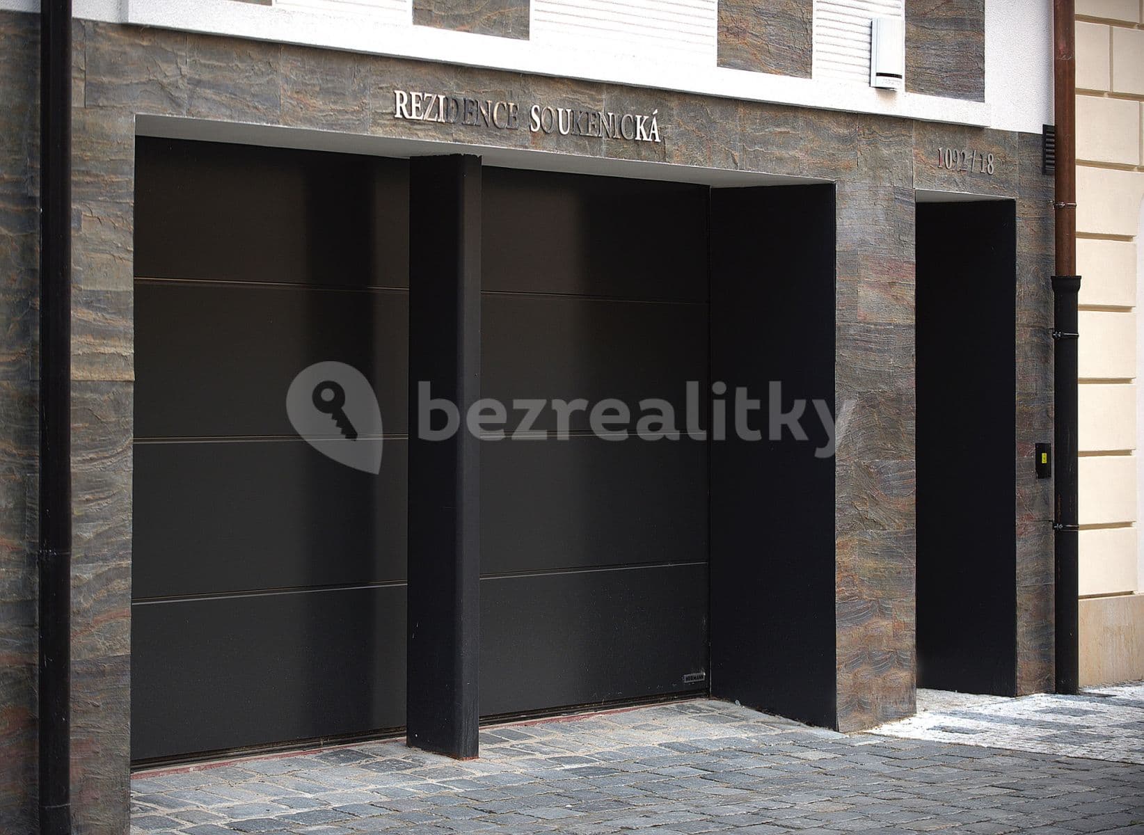 Pronájem bytu  90 m², Soukenická, Praha, Praha