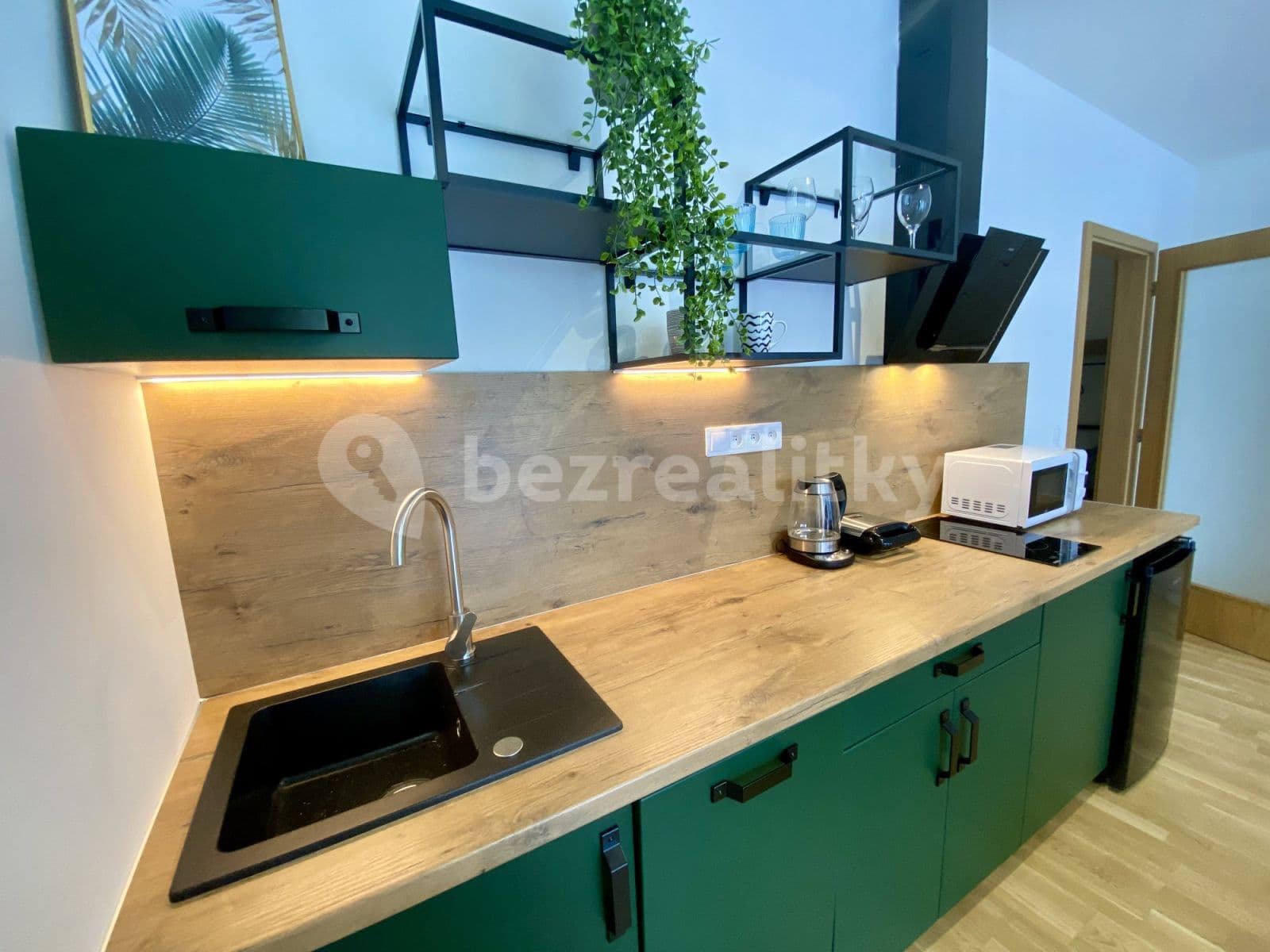 Pronájem bytu  32 m², U Průhonu b, Praha, Praha