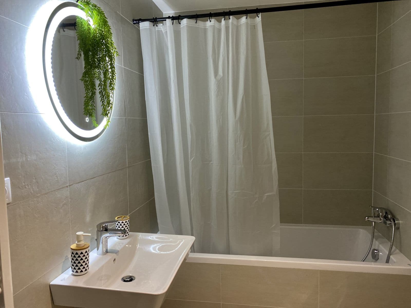 Pronájem bytu  32 m², U Průhonu b, Praha, Praha