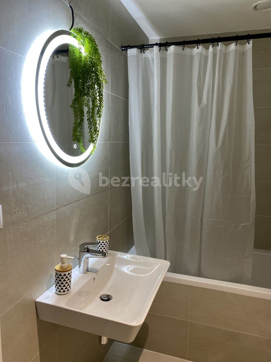 Pronájem bytu  32 m², U Průhonu b, Praha, Praha