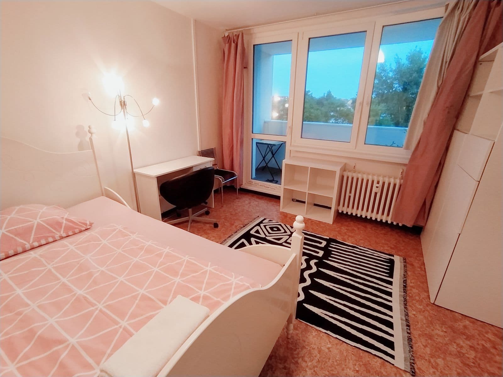 Pronájem bytu  80 m², Voskovcova, Praha, Praha