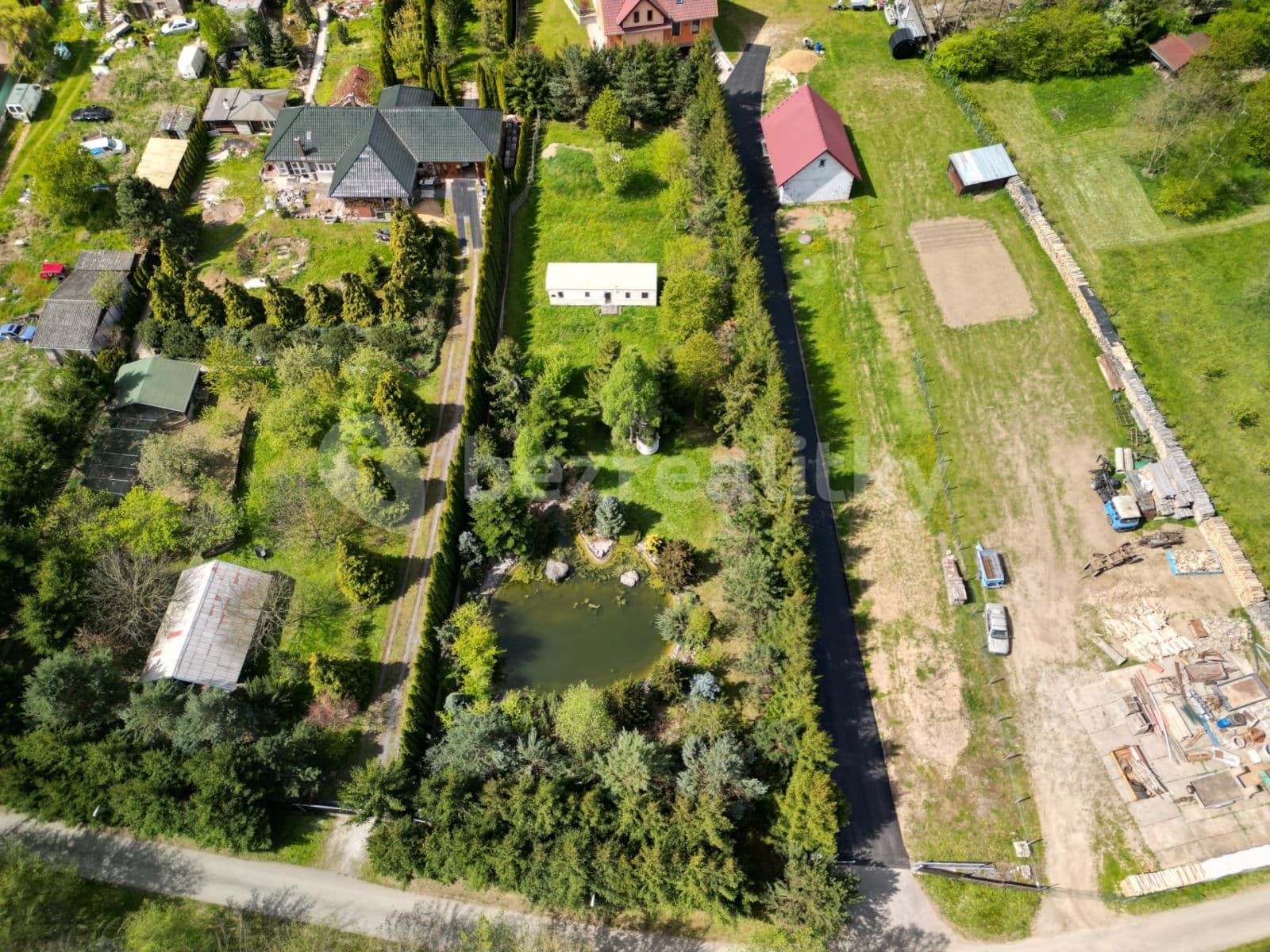 Prodej pozemku 2.251 m², Nižbor, Středočeský kraj