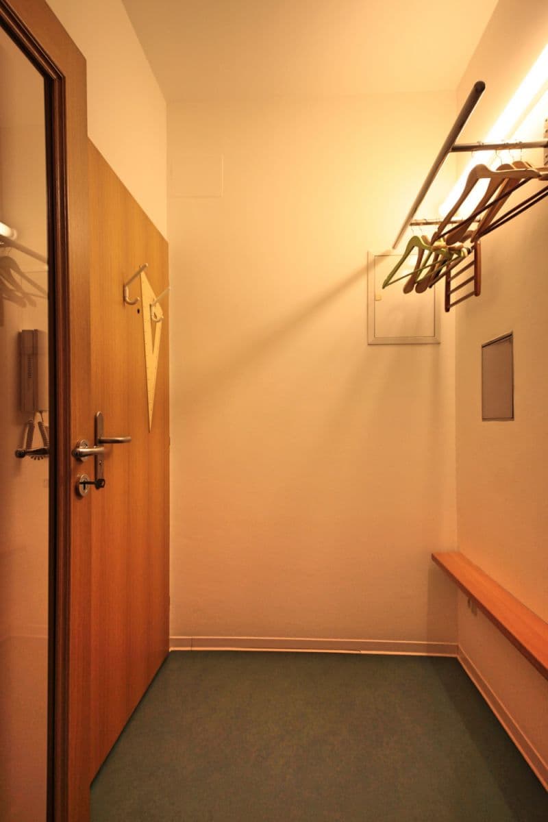 Pronájem bytu  34 m², Na Hřebenech I, Praha, Praha