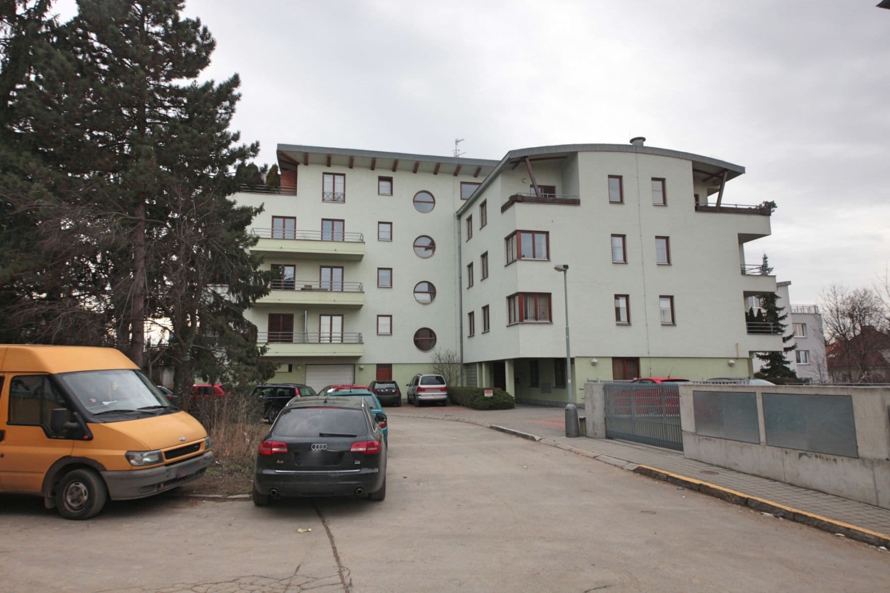 Pronájem bytu  34 m², Na Hřebenech I, Praha, Praha