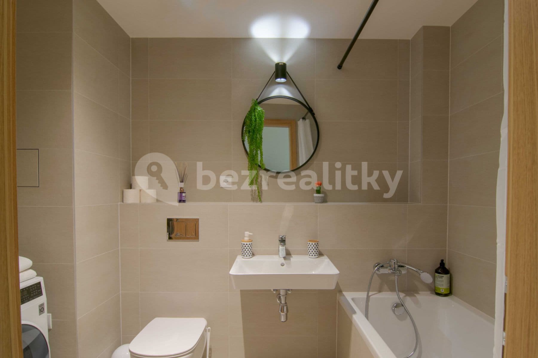 Pronájem bytu  60 m², U Průhonu b, Praha, Praha