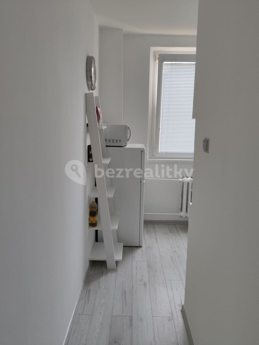 Pronájem bytu 1+1 40 m², Mamateyova, Petržalka, Bratislavský kraj