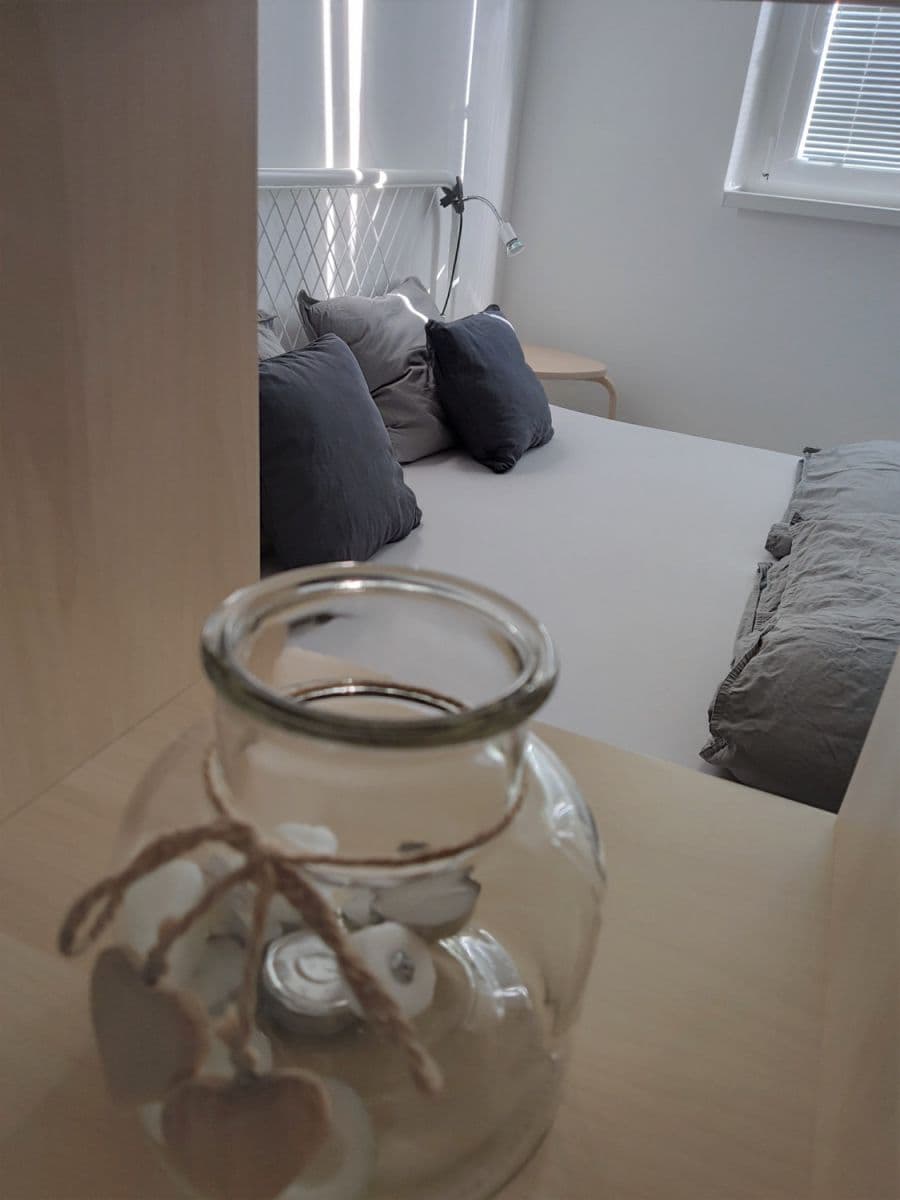 Pronájem bytu  40 m², Mamateyova, Petržalka, Bratislavský kraj