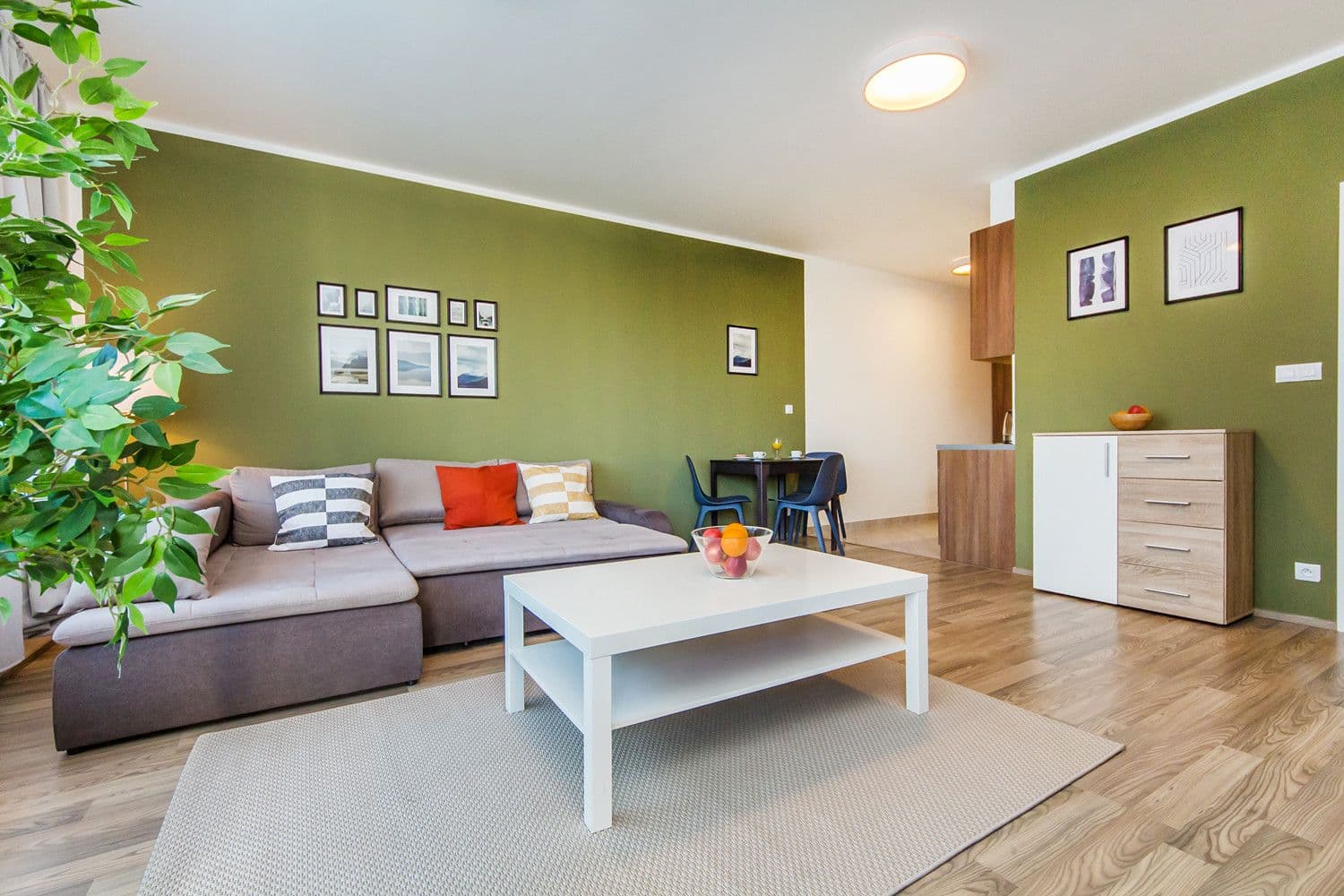 Pronájem bytu  65 m², Švehlova, Praha, Praha