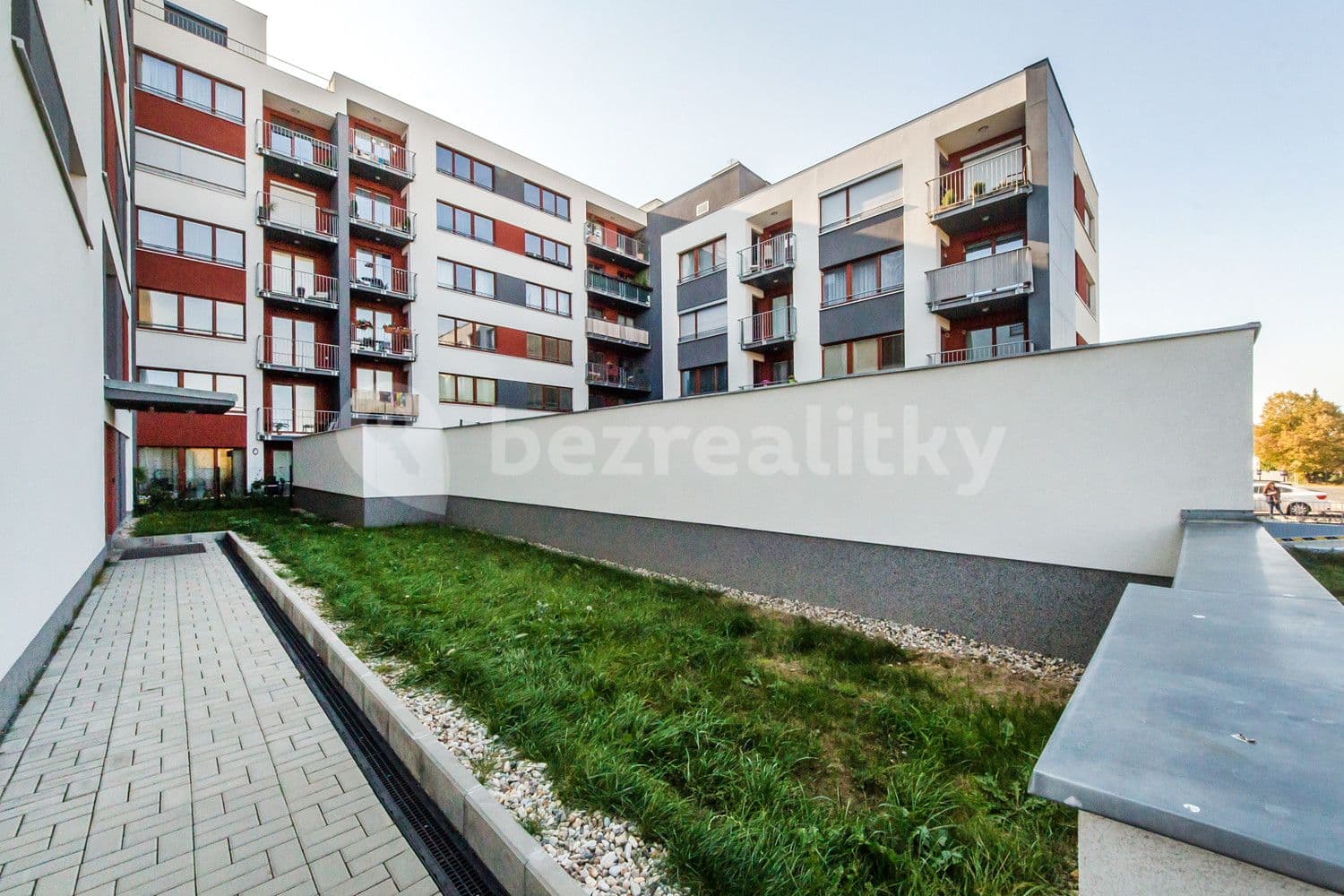 Pronájem bytu  65 m², Švehlova, Praha, Praha