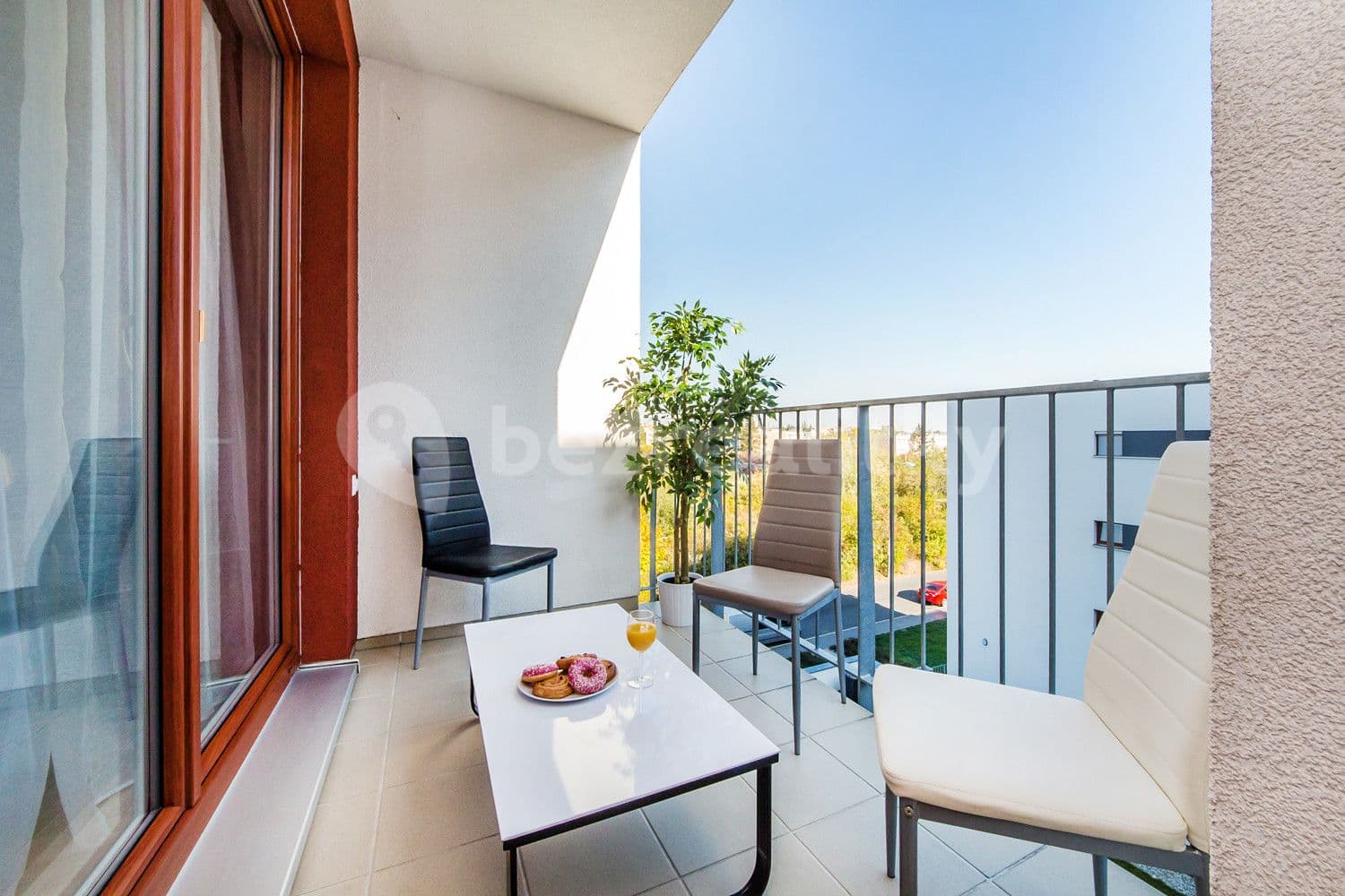 Pronájem bytu  65 m², Švehlova, Praha, Praha