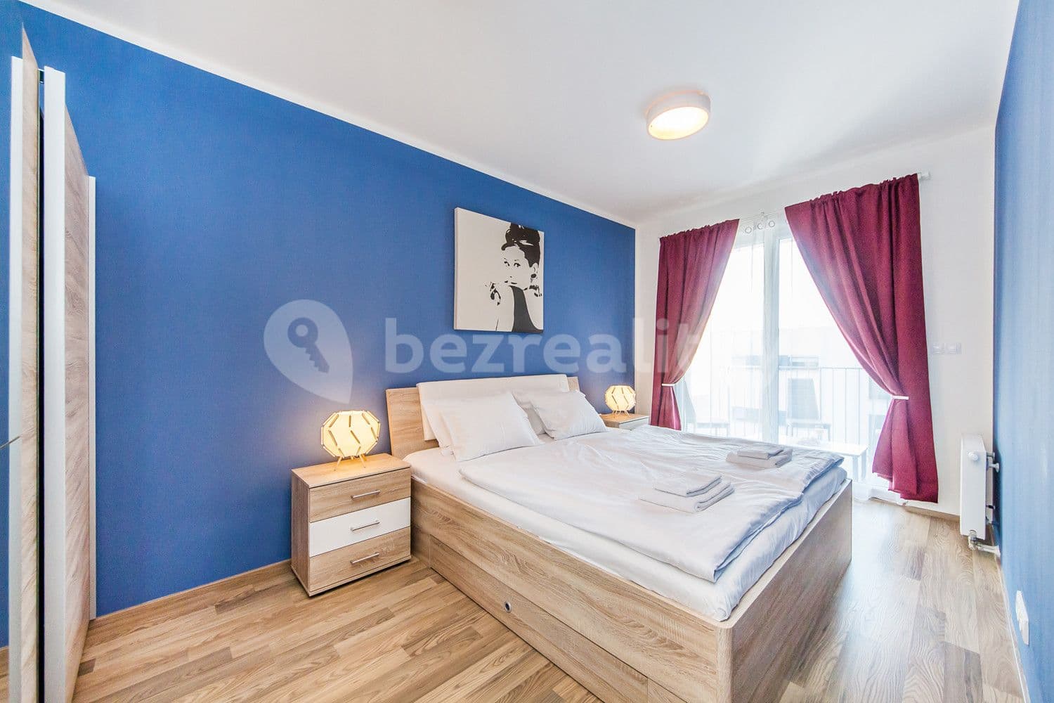 Pronájem bytu  65 m², Švehlova, Praha, Praha