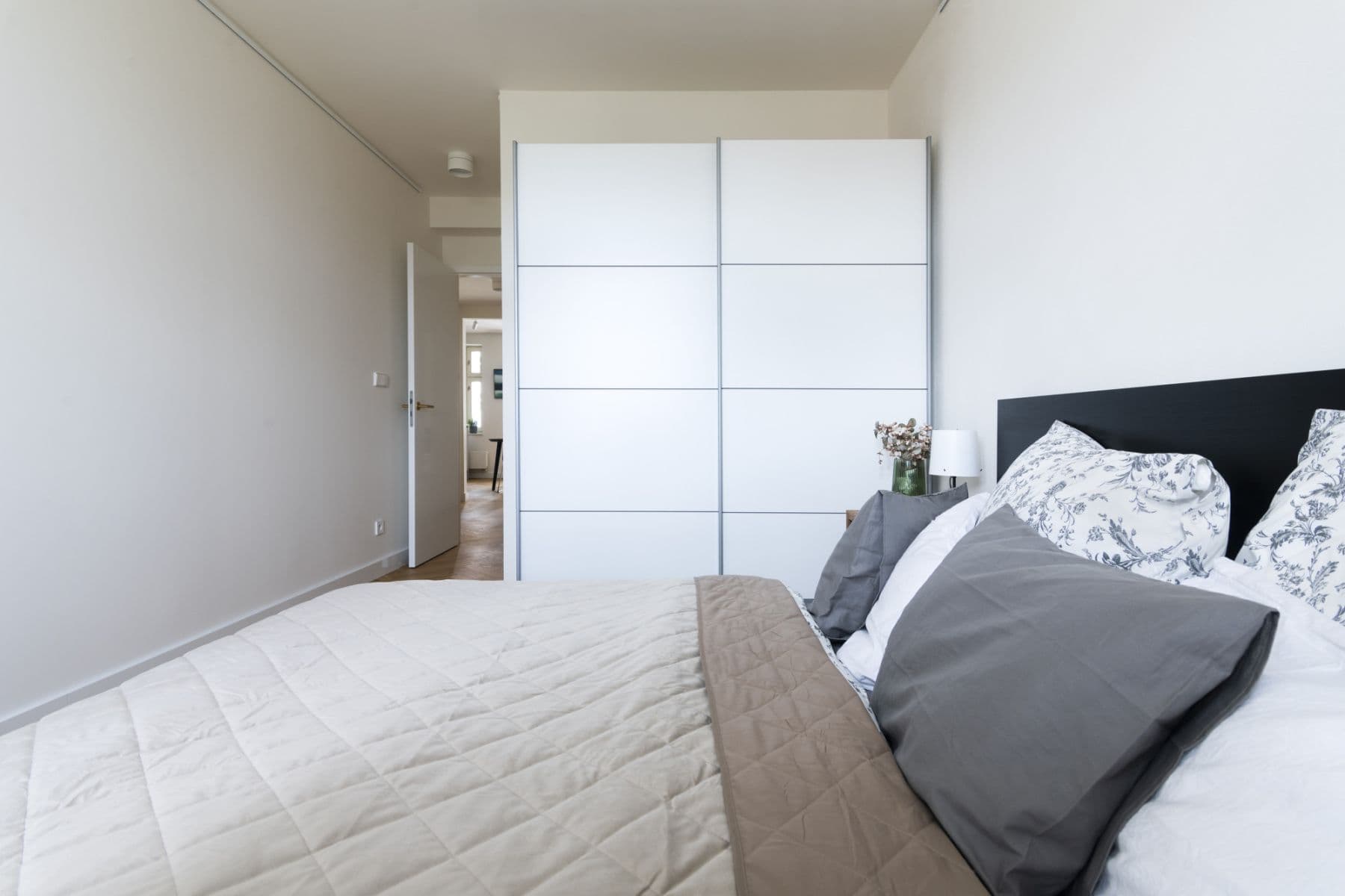 Pronájem bytu  47 m², Bořivojova, Praha, Praha