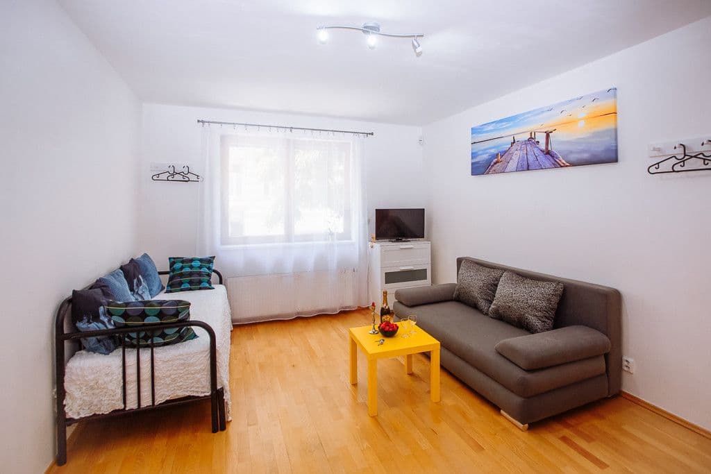 Pronájem bytu  60 m², Lublaňská, Praha, Praha