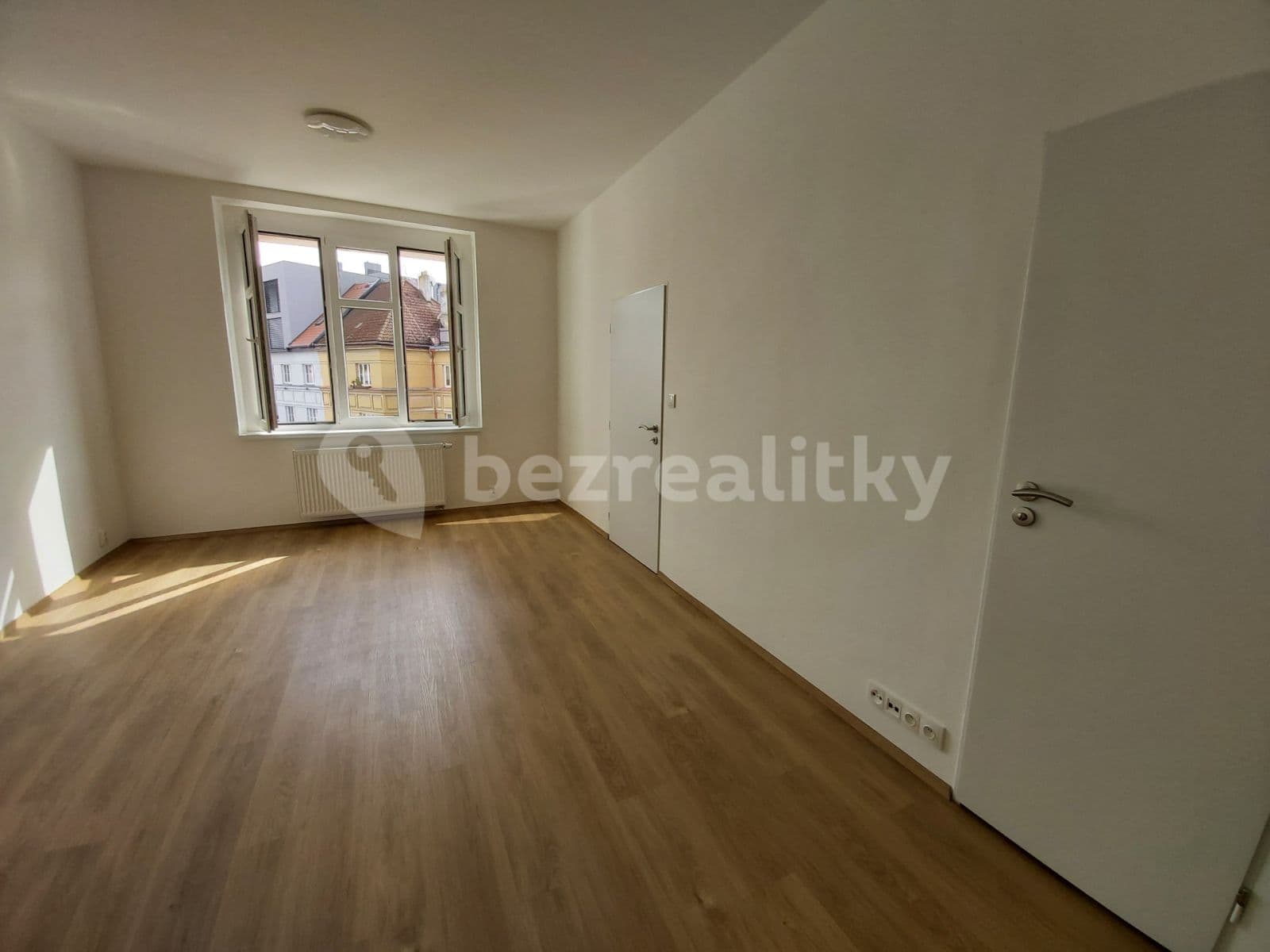 Pronájem bytu 2+1 48 m², Sokolovská, Praha, Praha