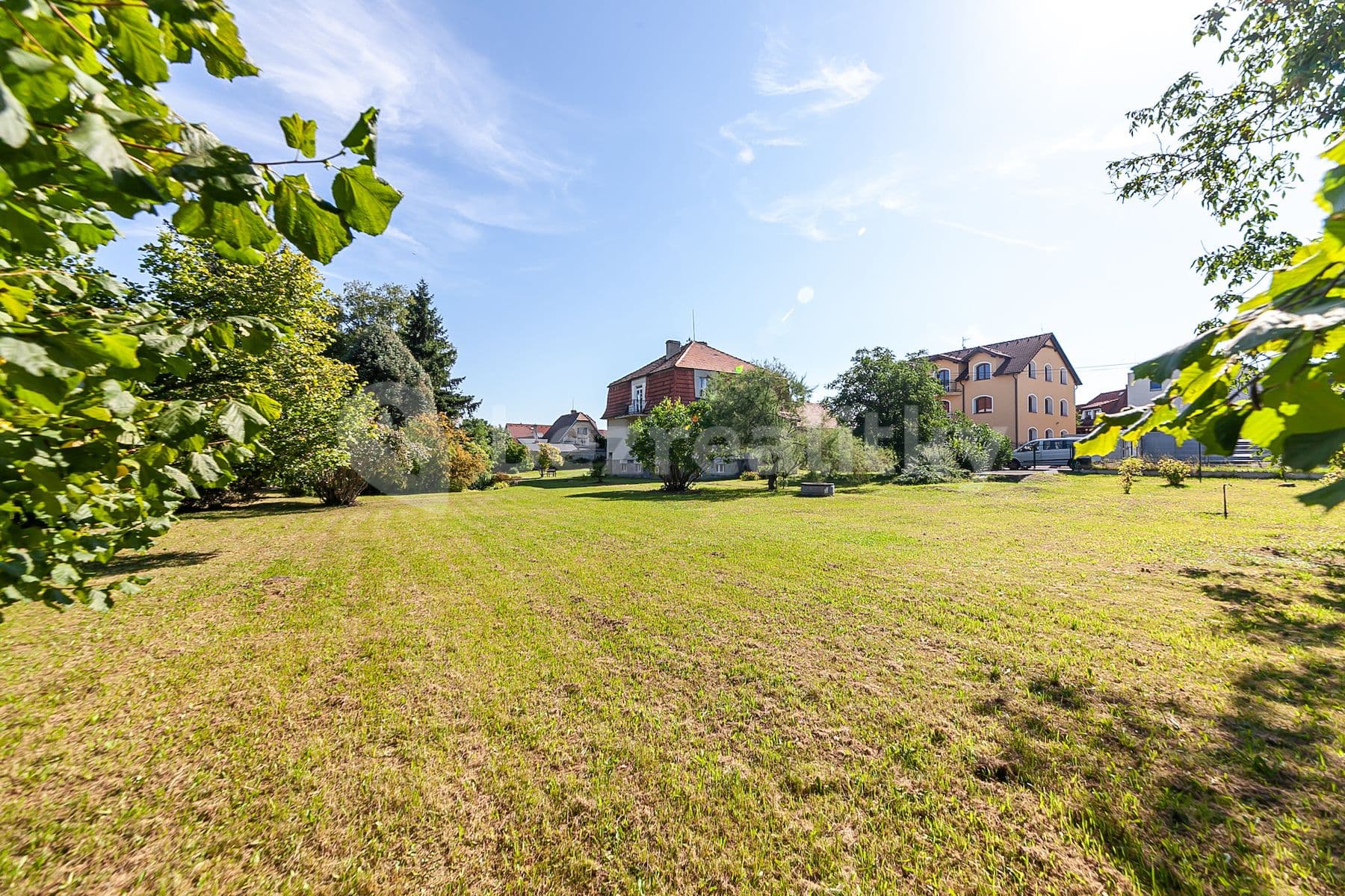 Prodej pozemku 1.000 m², Lipenská, Praha, Praha