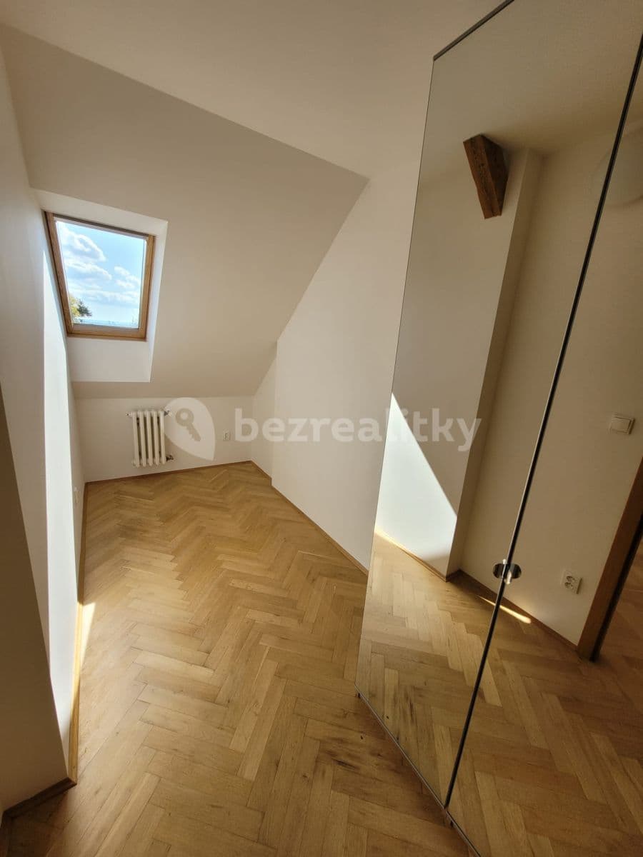 Pronájem bytu 3+1 65 m², Havlovská, Praha, Praha