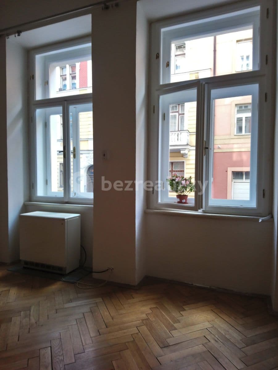 Pronájem bytu 1+1 40 m², Varšavská, Praha, Praha
