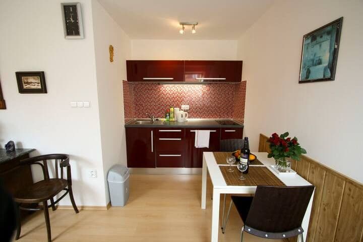 Pronájem bytu  25 m², Heydukova, Praha, Praha