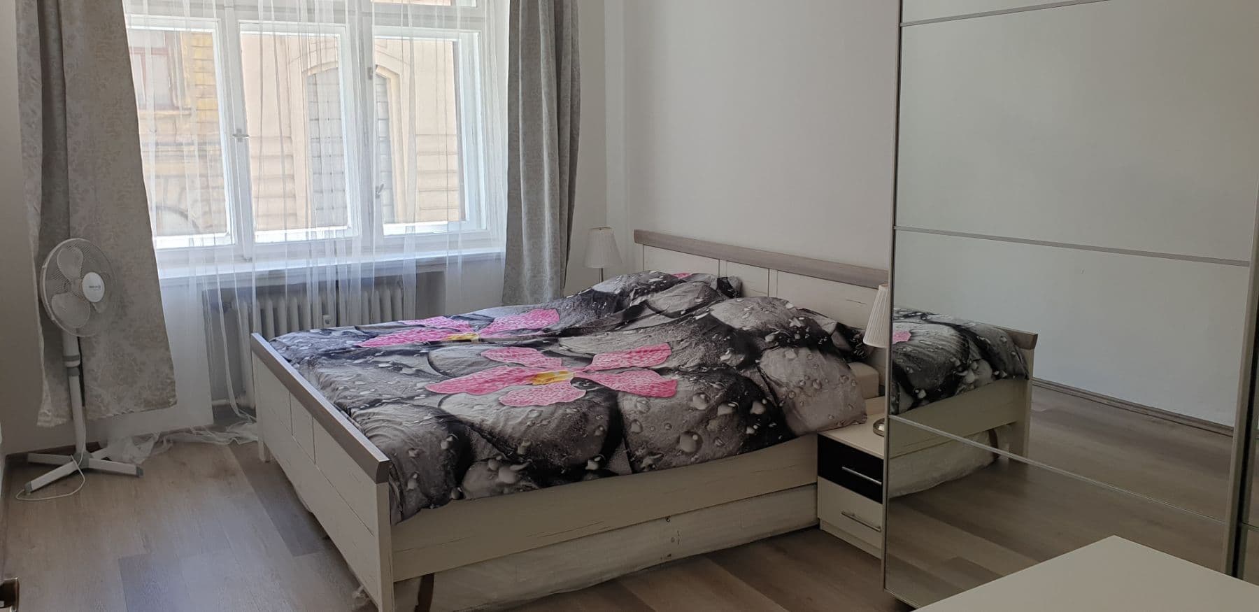 Pronájem bytu  56 m², Vltavská, Praha, Praha