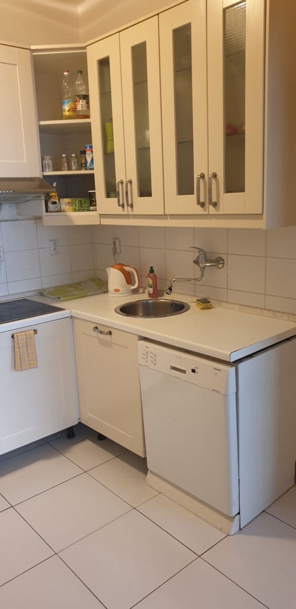 Pronájem bytu  56 m², Vltavská, Praha, Praha