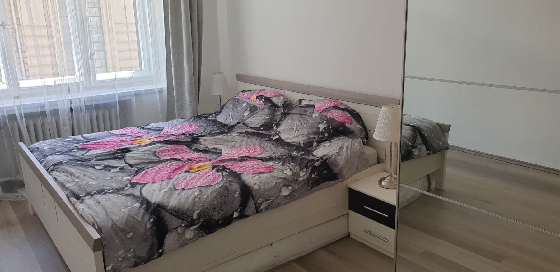 Pronájem bytu  56 m², Vltavská, Praha, Praha
