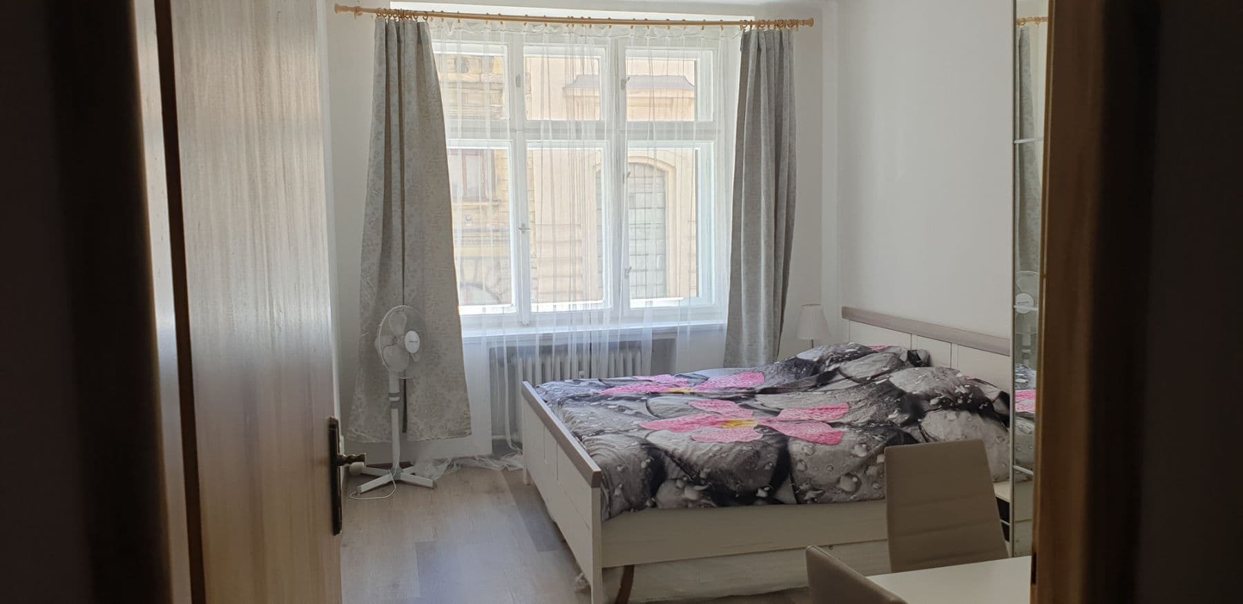 Pronájem bytu  56 m², Vltavská, Praha, Praha
