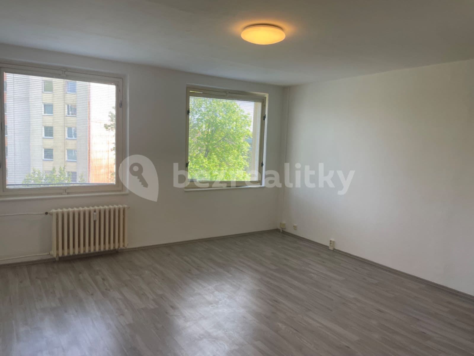 Pronájem bytu 1+kk 31 m², Zalužanská, Chlumec, Ústecký kraj