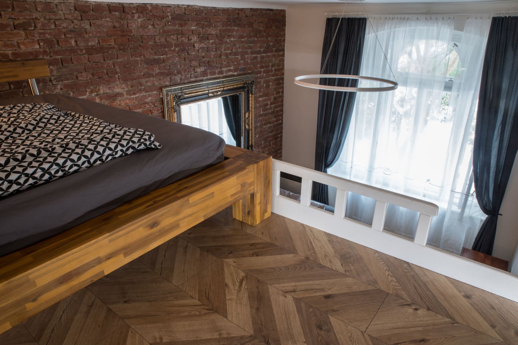 Pronájem bytu  33 m², Pernerova, Praha, Praha