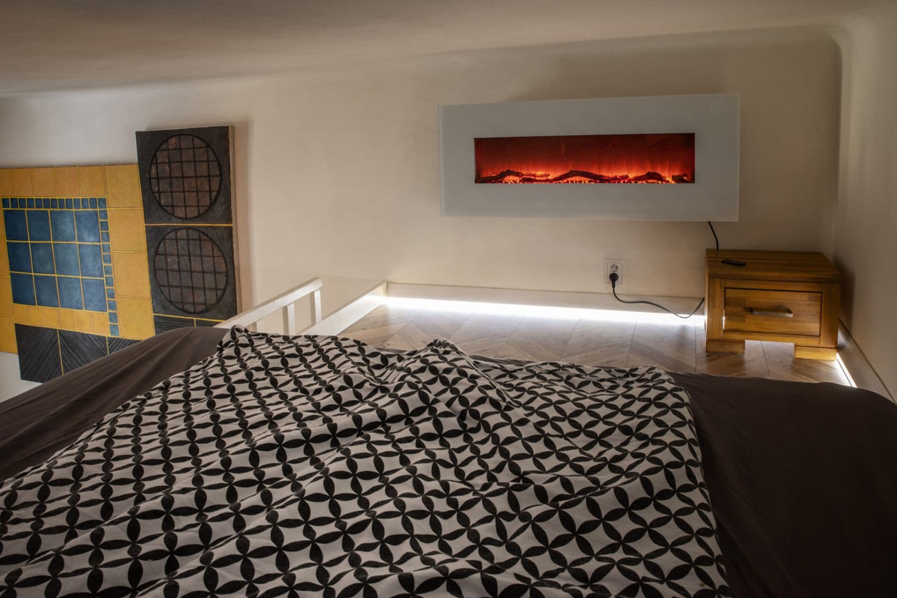 Pronájem bytu  33 m², Pernerova, Praha, Praha