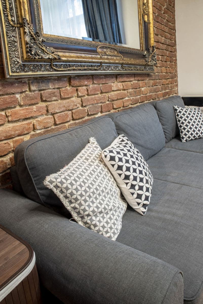 Pronájem bytu  33 m², Pernerova, Praha, Praha