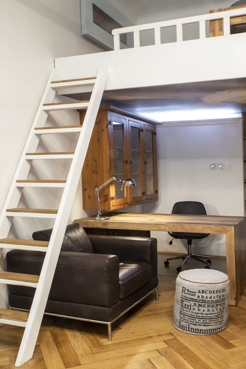 Pronájem bytu  33 m², Pernerova, Praha, Praha