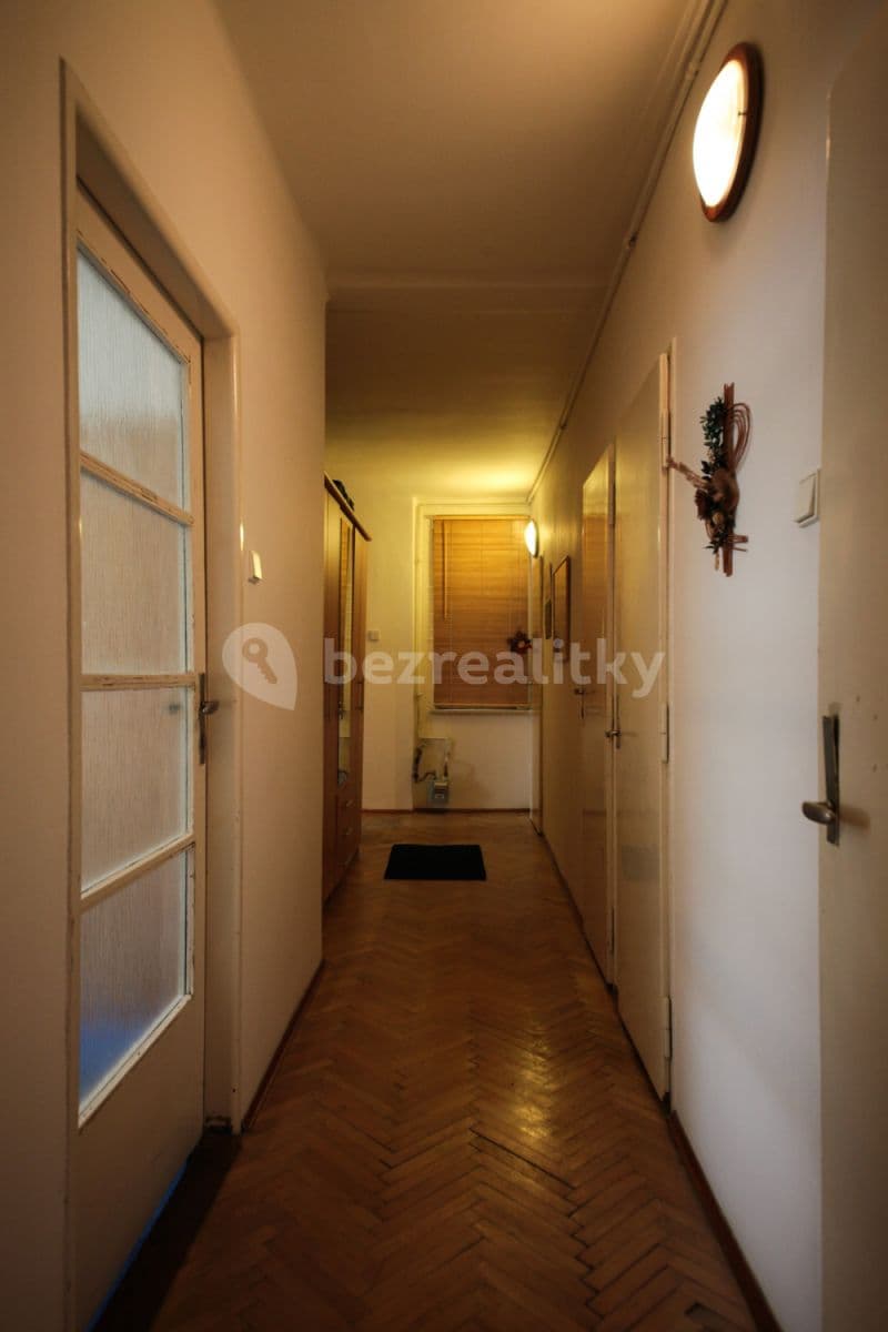 Pronájem bytu 4+1 90 m², Stroupežnického, Praha, Praha