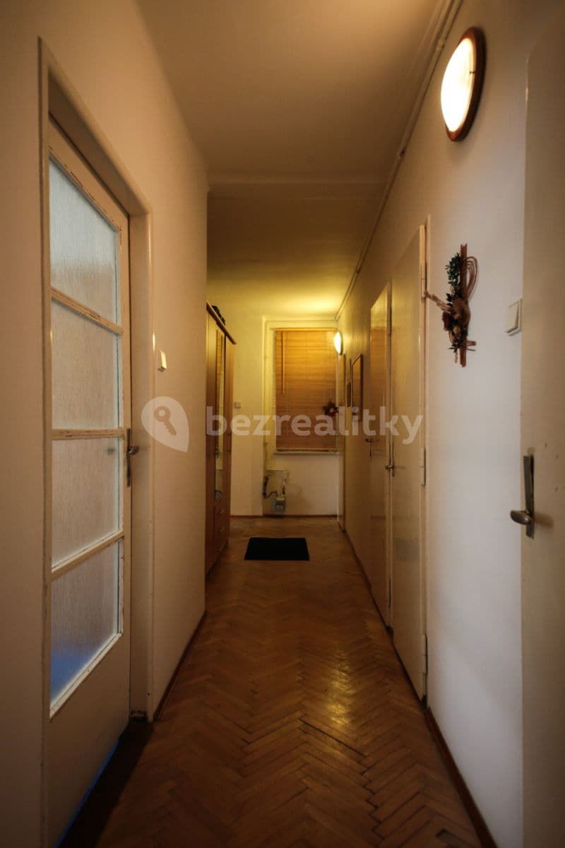 Pronájem bytu  90 m², Stroupežnického, Praha, Praha