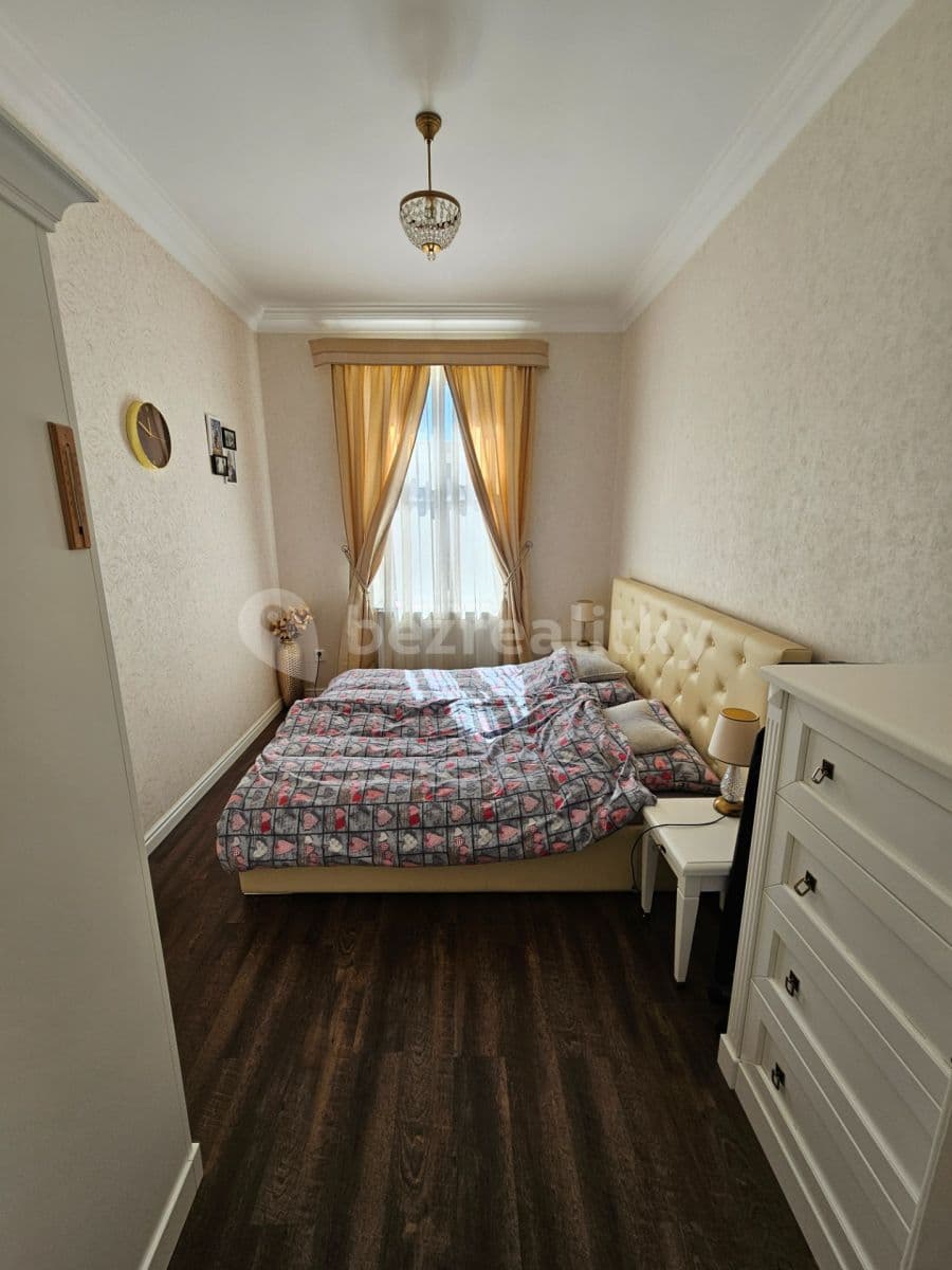 Pronájem bytu 3+1 79 m², Jiráskovo náměstí, Trutnov, Královéhradecký kraj