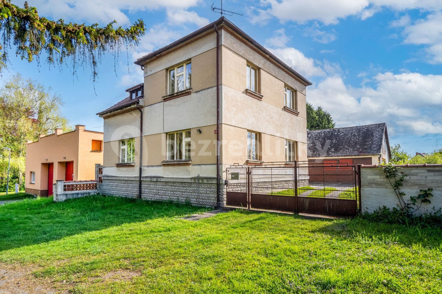 Prodej domu 200 m², pozemek 934 m², Žehuň, Středočeský kraj