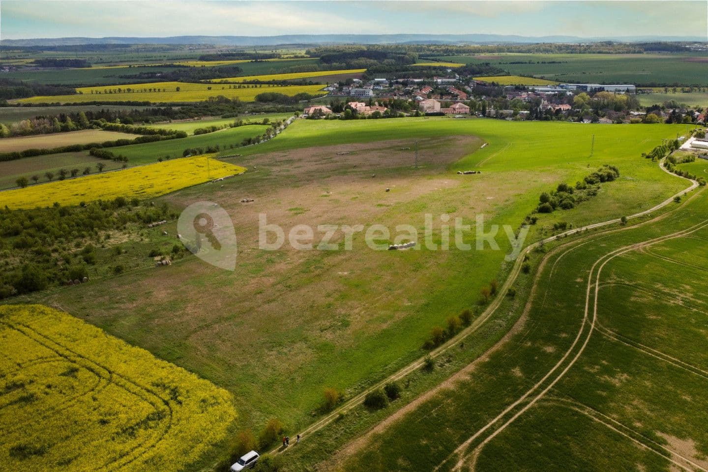 Prodej pozemku 76.959 m², Tachlovice, Středočeský kraj