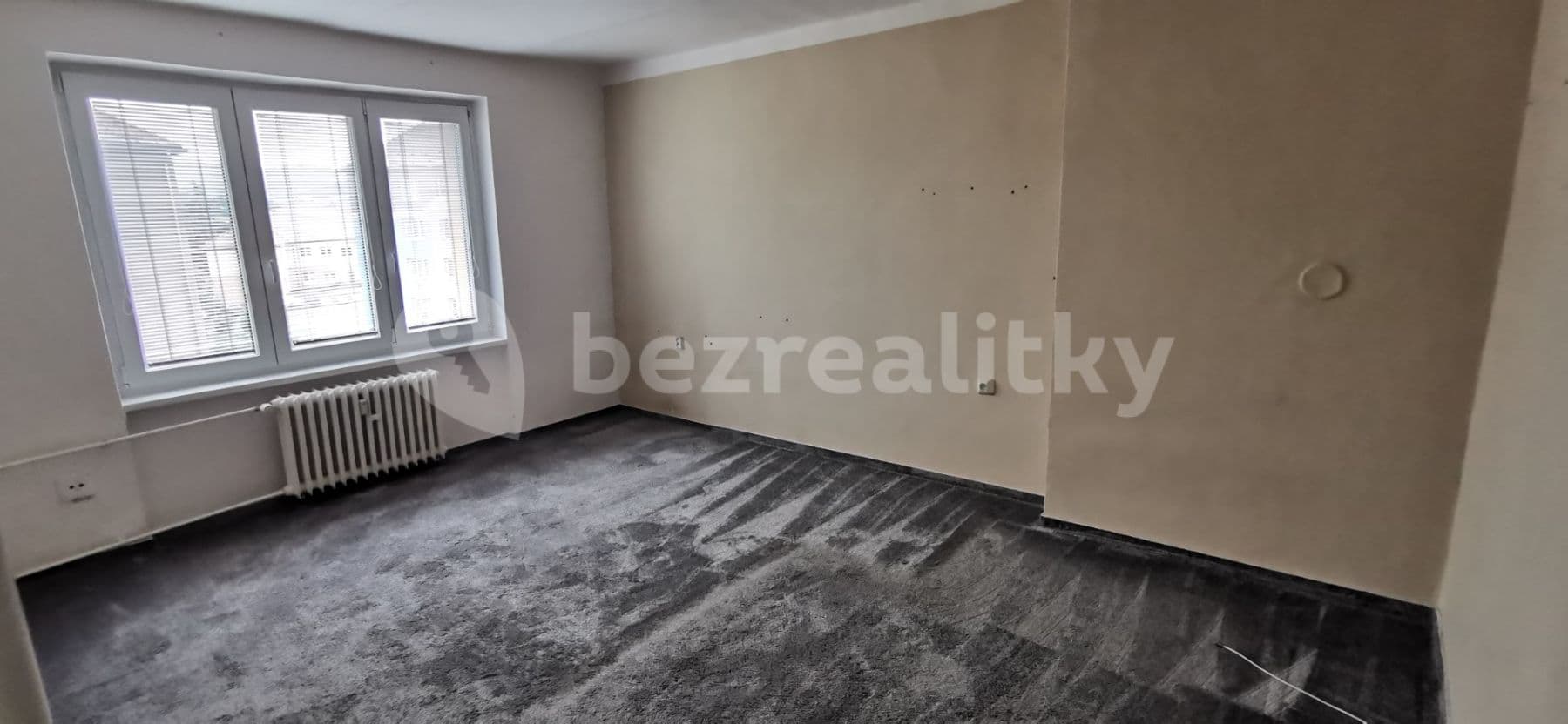 Pronájem bytu 2+1 55 m², Václava Řezáče, Klášterec nad Ohří, Ústecký kraj