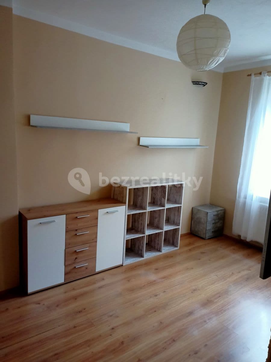 Pronájem bytu 2+kk 42 m², 1. máje, Karlovy Vary, Karlovarský kraj
