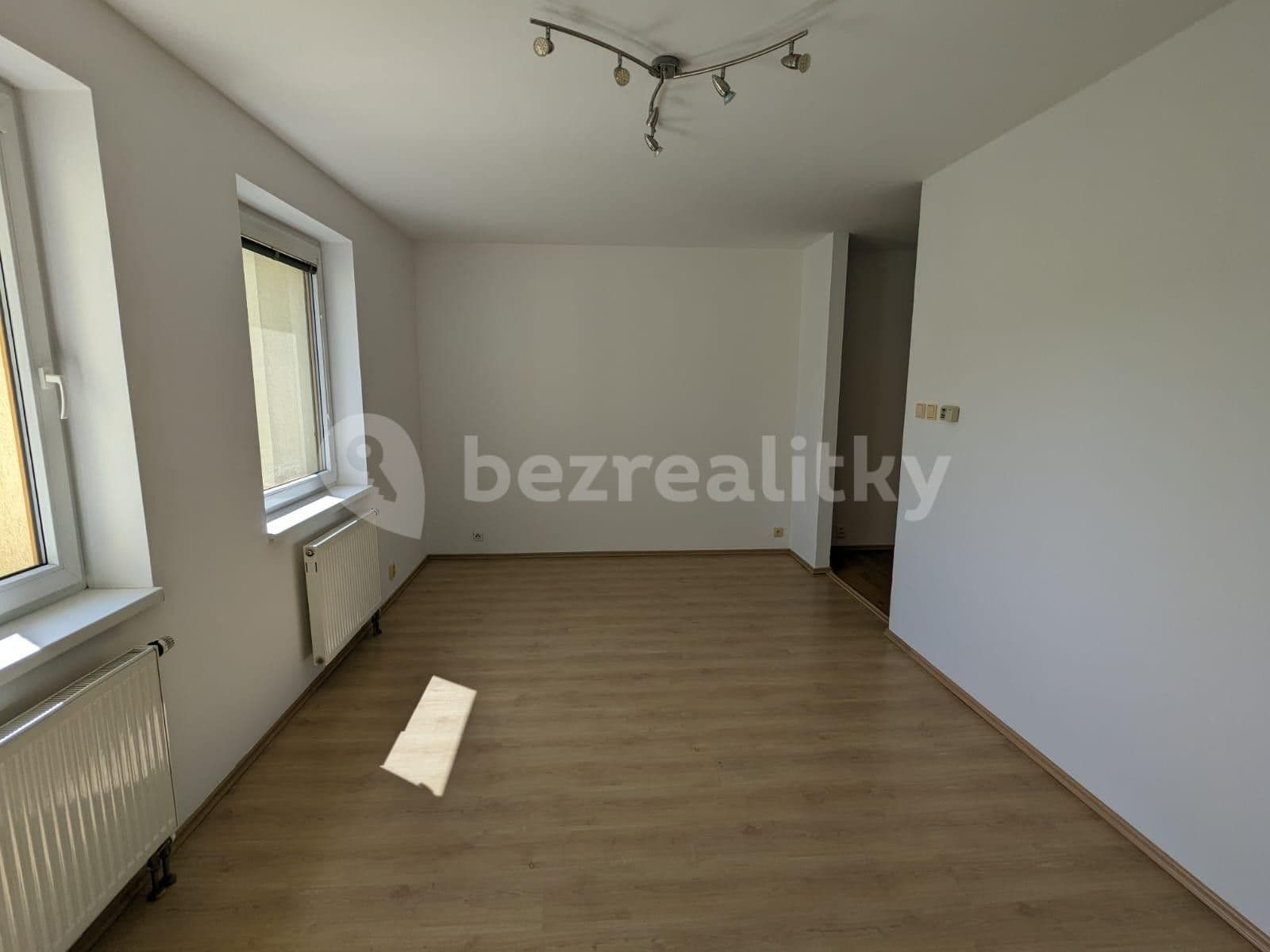 Pronájem bytu 2+kk 55 m², Na Labišti, Pardubice, Pardubický kraj