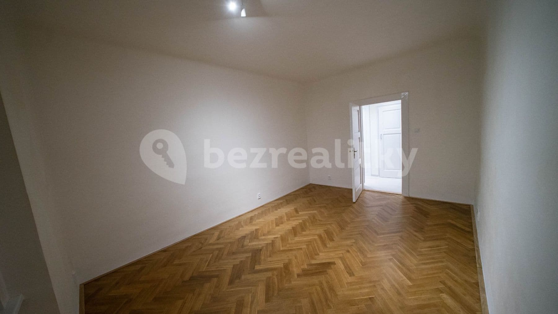 Pronájem bytu 2+kk 52 m², Vítězné náměstí, Praha, Praha