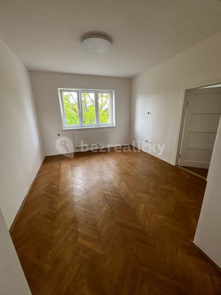 Pronájem bytu 2+1 50 m², Vídeňská, Pohořelice, Jihomoravský kraj