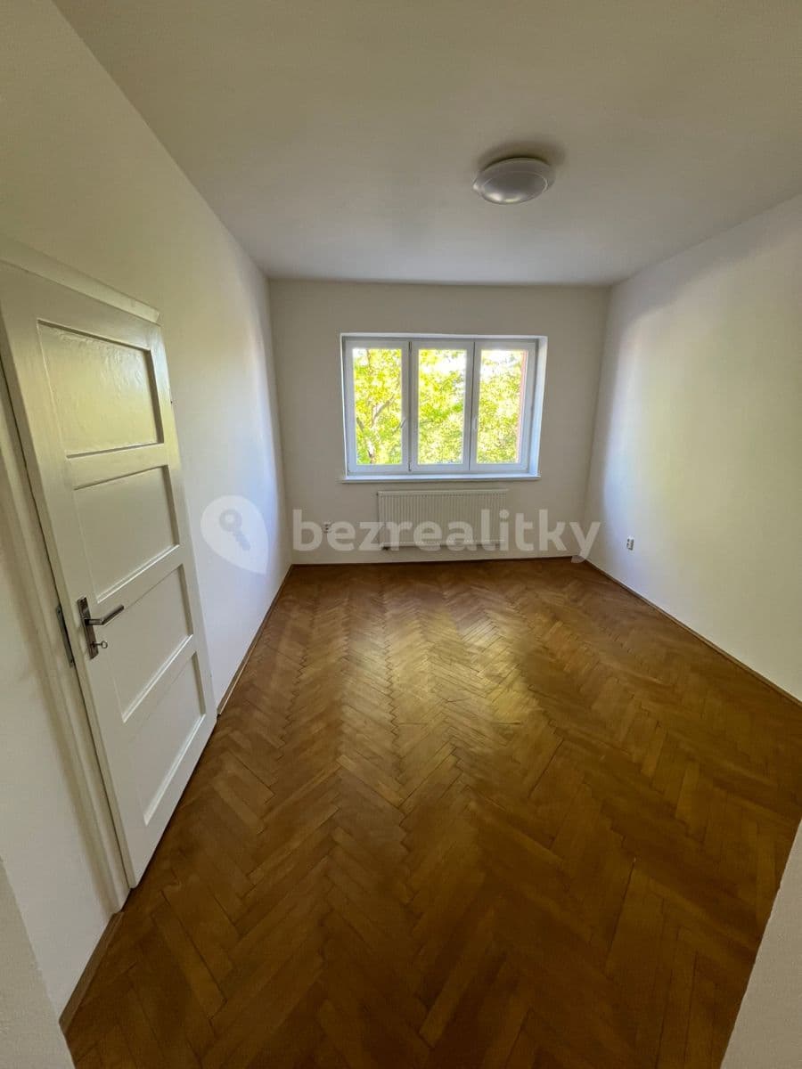 Pronájem bytu 2+1 50 m², Vídeňská, Pohořelice, Jihomoravský kraj