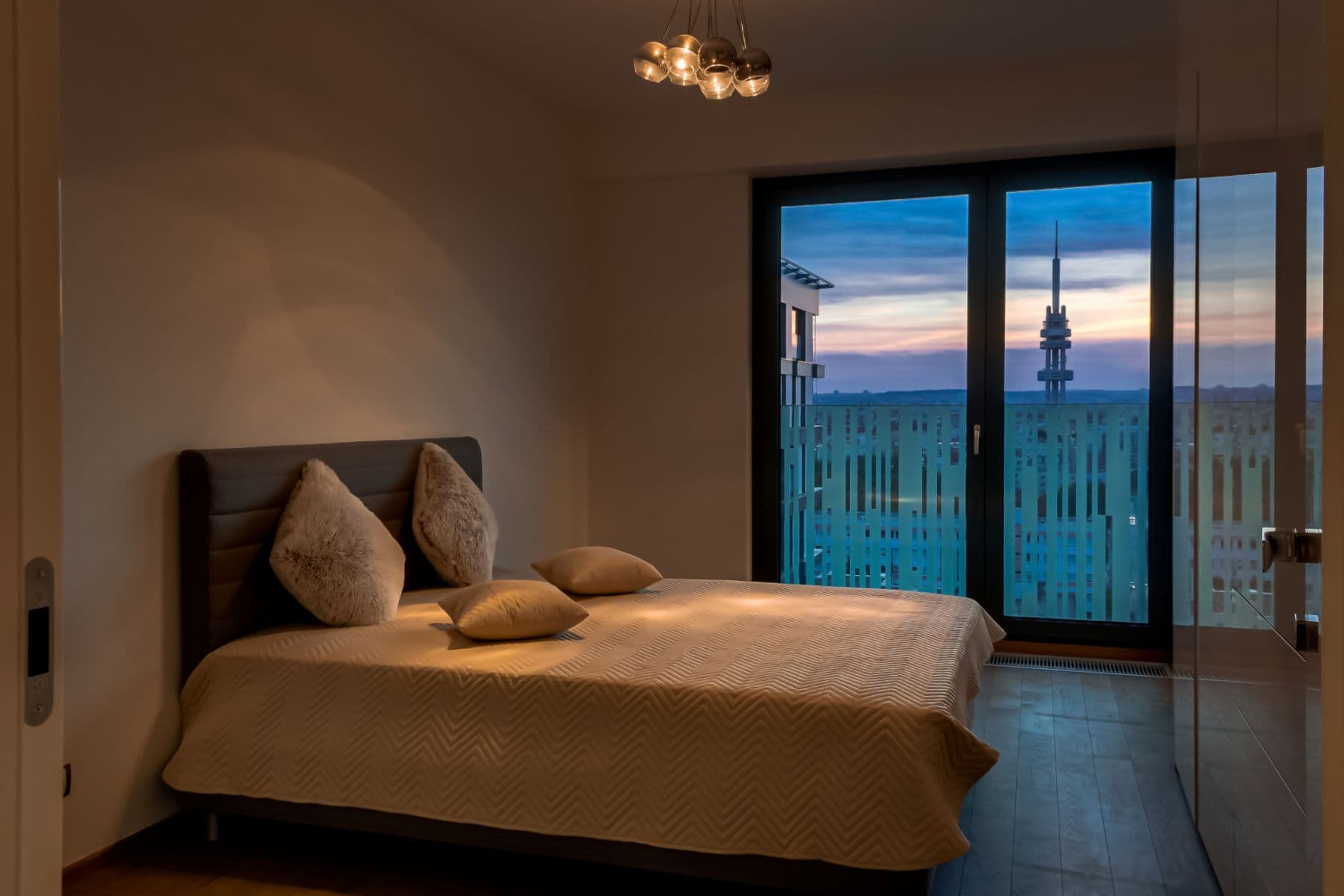 Pronájem bytu  80 m², Olšanská H, Praha, Praha