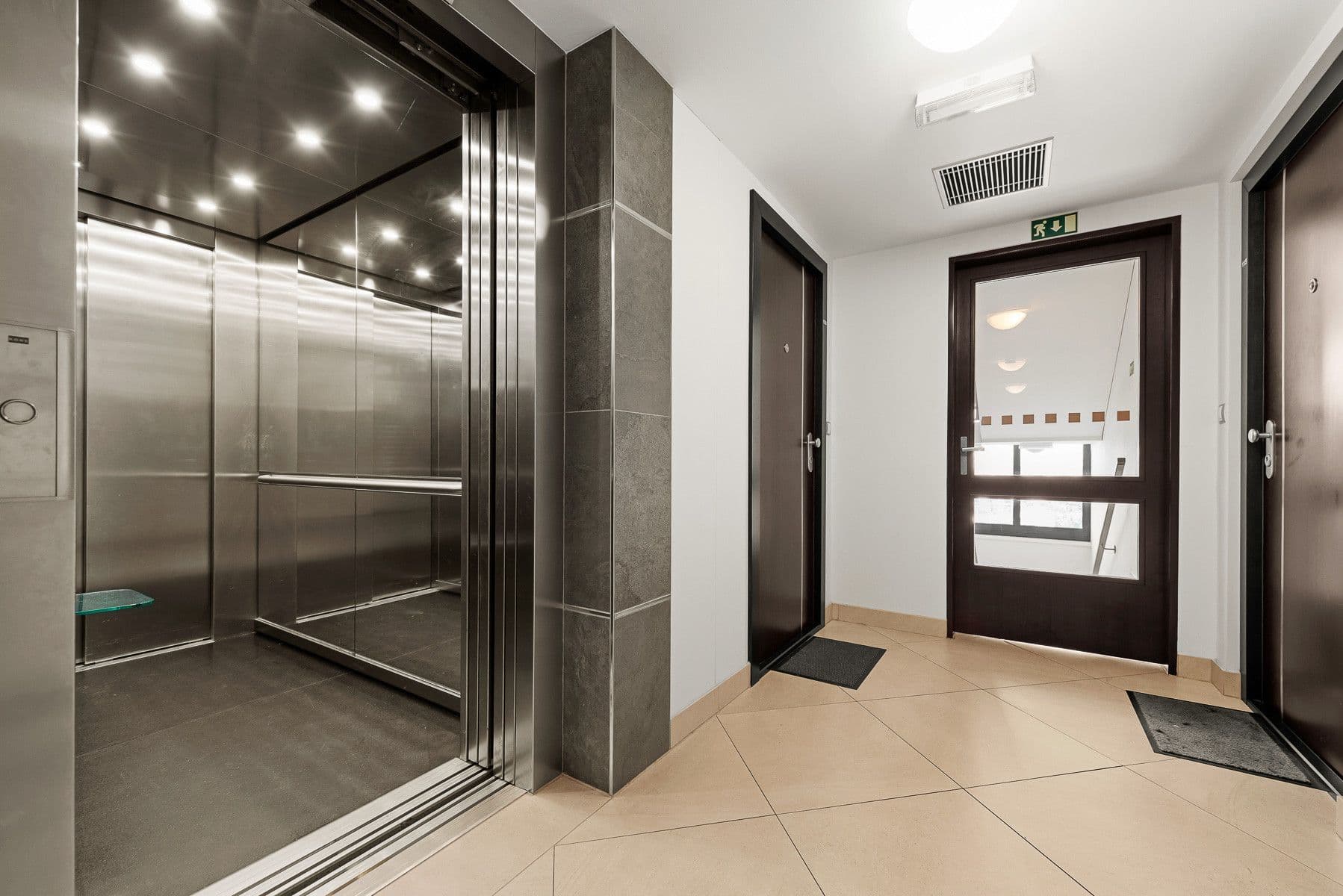 Pronájem bytu  80 m², Olšanská H, Praha, Praha