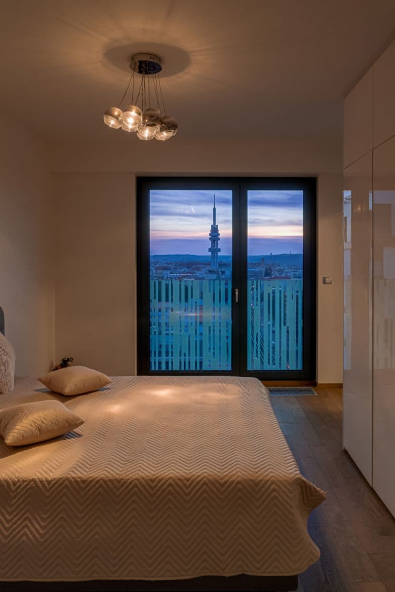 Pronájem bytu  80 m², Olšanská H, Praha, Praha