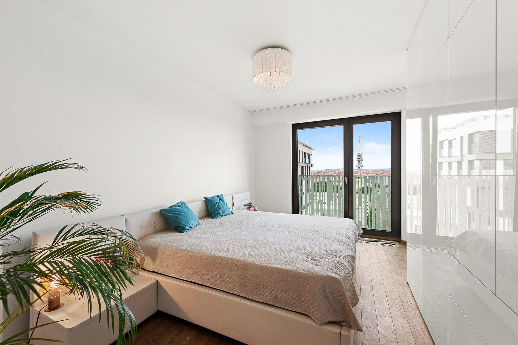 Pronájem bytu  80 m², Olšanská H, Praha, Praha